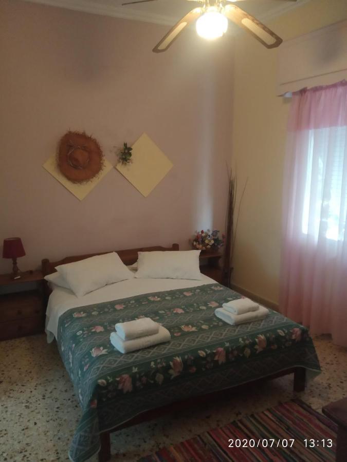 Captain'S Rooms Aegina Екстер'єр фото