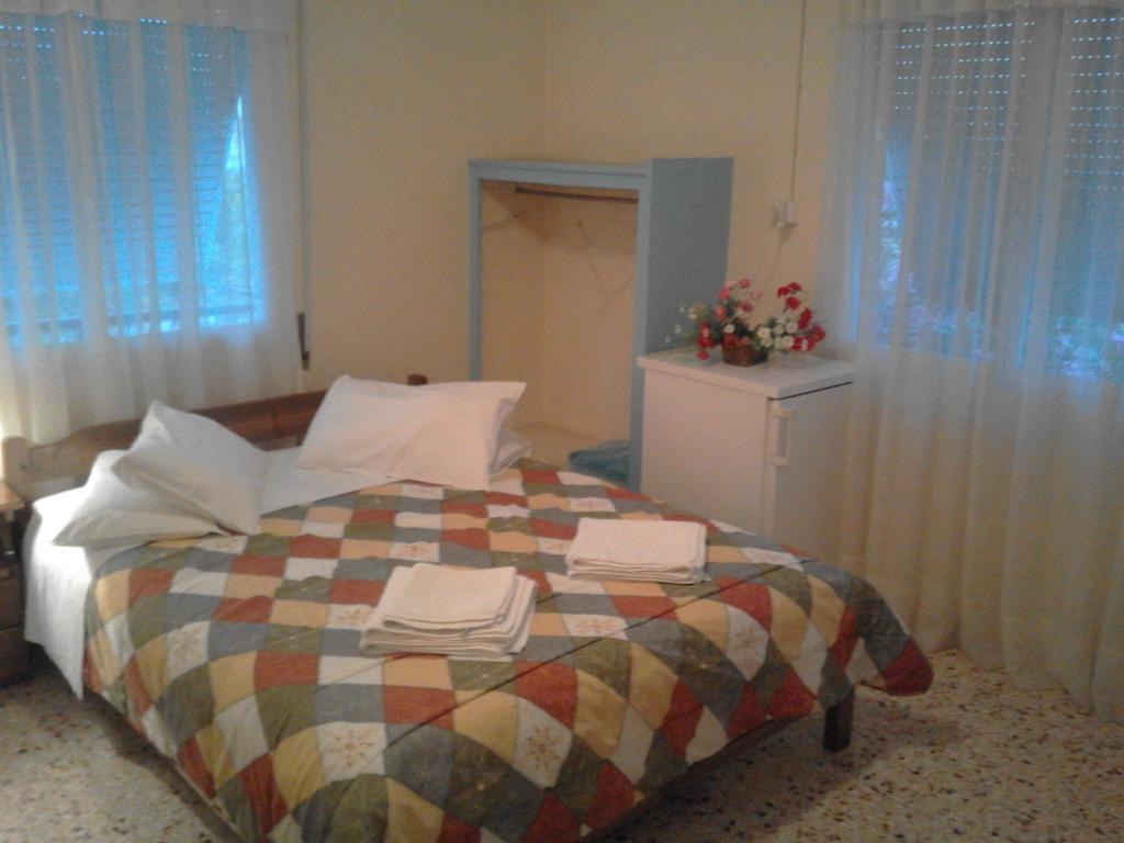 Captain'S Rooms Aegina Екстер'єр фото